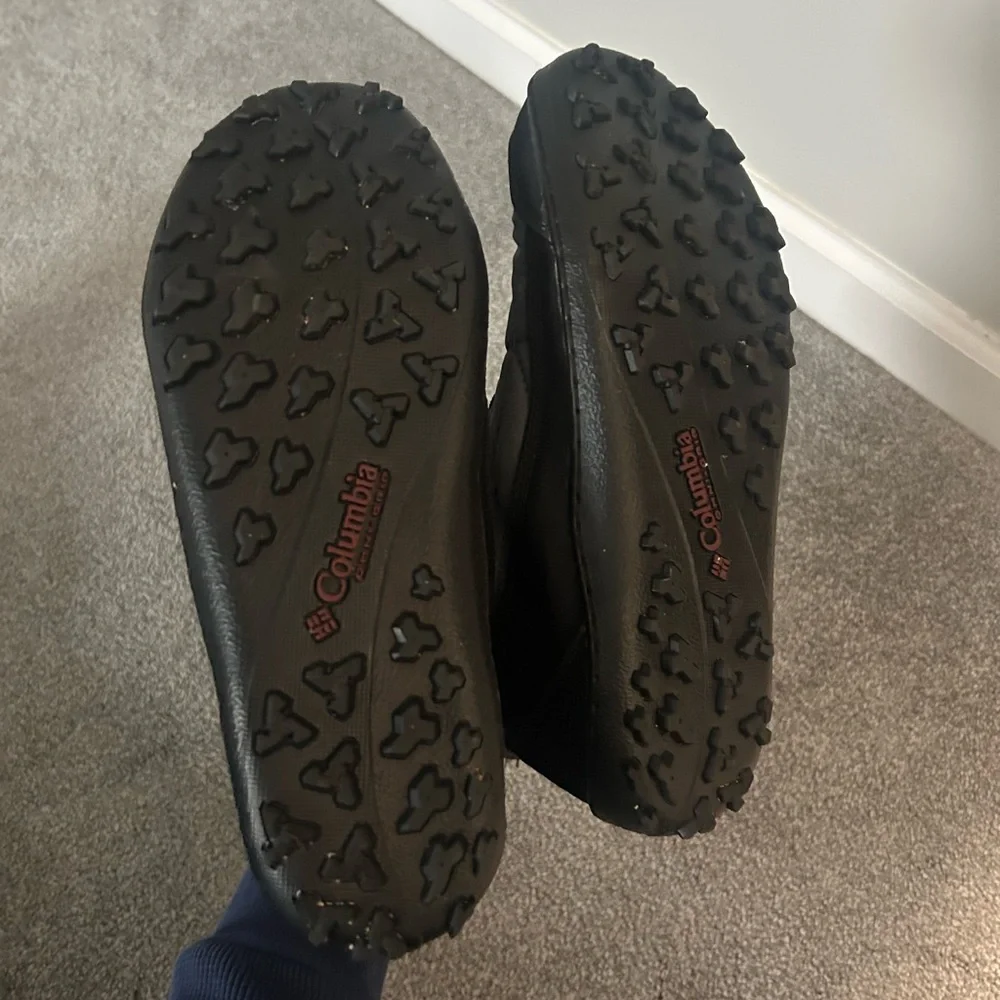 Columbia Women's Gray and Black Snow Boots!! - Picture 7 of 8